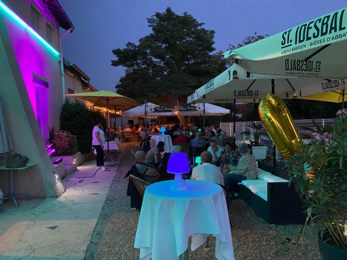 La Promenade Hotel Coings Bagian luar foto