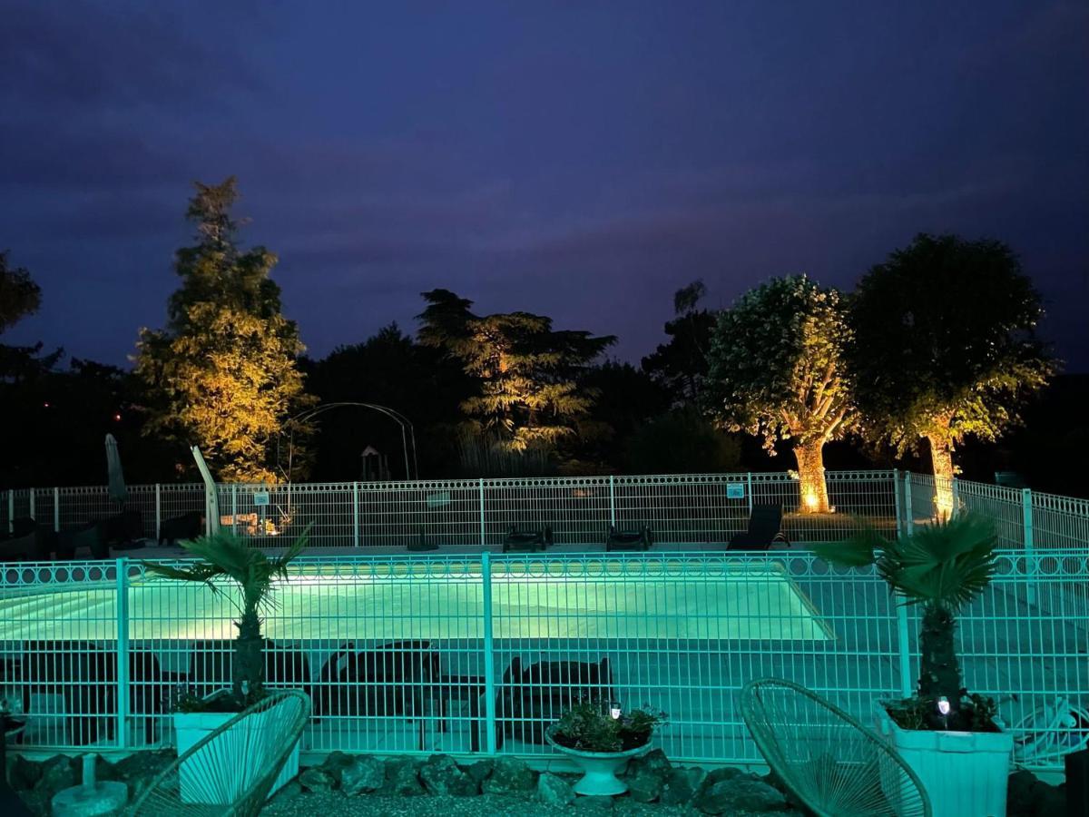 La Promenade Hotel Coings Bagian luar foto